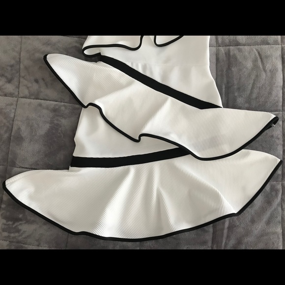 LAST CHANCE! ASOS Mono Tipped Ruffle Mini Dress Size 4 - Picture 4 of 8